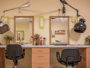 Hainfelder Hof, Friseur